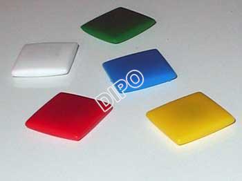 Magnet čtverec 26mm barevný plast
